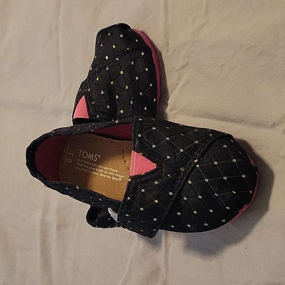 Black and Gold Toms, sz 5